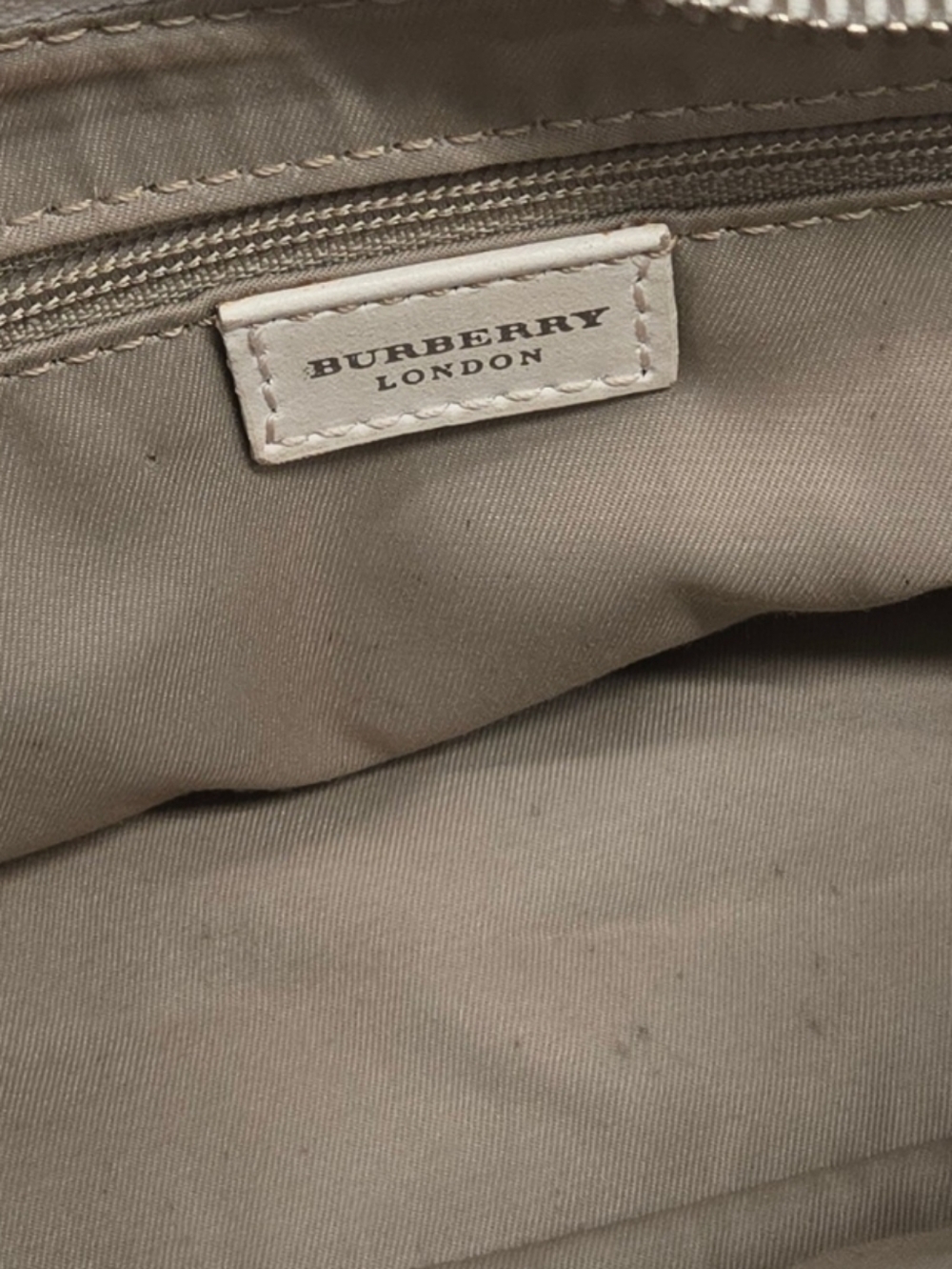 💯 Authentic Burberry Handbag - Picture 11 of 13